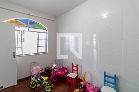 Casa à venda com 380m², 6 quartos e 4 vagasQuarto 6