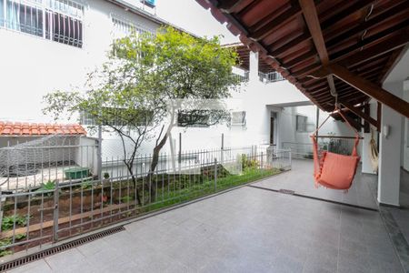 Casa à venda com 380m², 6 quartos e 4 vagasVaranda gourmet