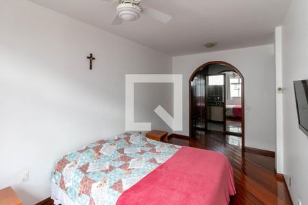 Casa à venda com 380m², 6 quartos e 4 vagasQuarto suíte 3