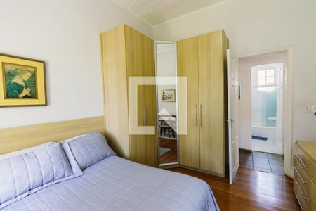 Casa à venda com 634m², 4 quartos e 4 vagas Casa à venda com 634m², 4 quartos e 4 vagasQuarto 1