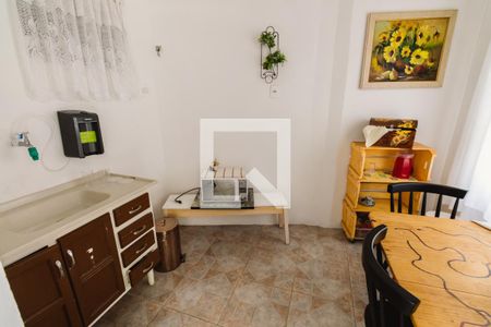 Casa à venda com 634m², 4 quartos e 4 vagas Casa à venda com 634m², 4 quartos e 4 vagasCozinha 2