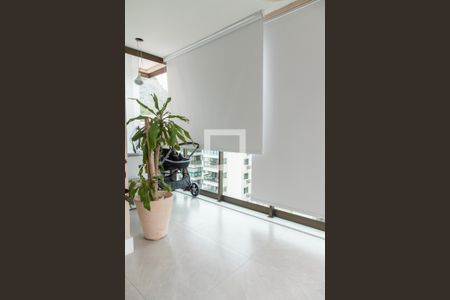 Apartamento à venda com 156m², 3 quartos e 2 vagasVaranda da sala