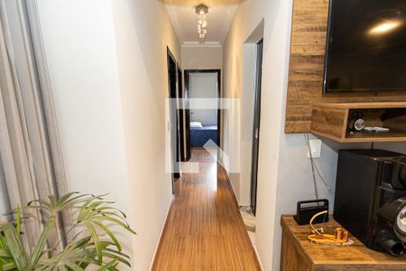 Corredor de apartamento à venda com 3 quartos, 75m² em Heliópolis, Belo Horizonte