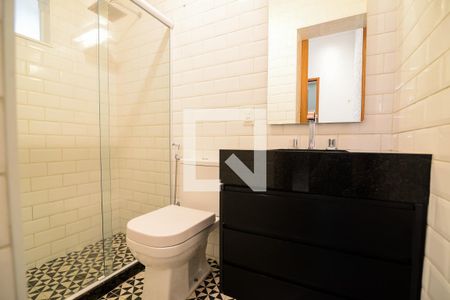 Casa para alugar com 85m², 2 quartos e 1 vaga Casa para alugar com 85m², 2 quartos e 1 vagaBanheiro Social