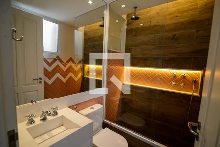 Casa para alugar com 85m², 2 quartos e 1 vaga Casa para alugar com 85m², 2 quartos e 1 vagaBanheiro da Suíte