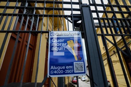 Casa para alugar com 85m², 2 quartos e 1 vaga Casa para alugar com 85m², 2 quartos e 1 vagaFachada