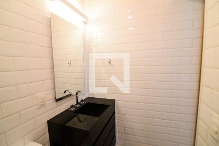 Casa para alugar com 85m², 2 quartos e 1 vaga Casa para alugar com 85m², 2 quartos e 1 vagaBanheiro Social