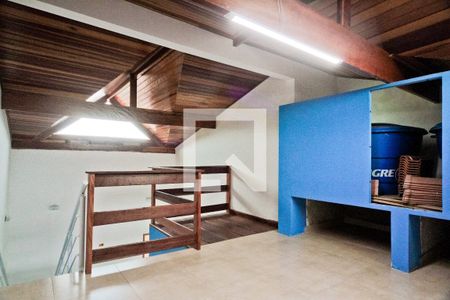 Casa para alugar com 200m², 3 quartos e 2 vagas Casa para alugar com 200m², 3 quartos e 2 vagasSótão