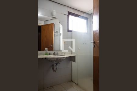 Apartamento para alugar com 160m², 3 quartos e 2 vagasBanheiro Suíte 1