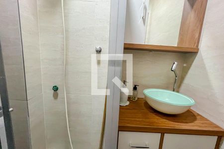 Banheiro de kitnet/studio para alugar com 1 quarto, 14m² em Botafogo, Rio de Janeiro