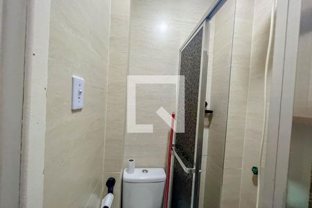 Banheiro de kitnet/studio para alugar com 1 quarto, 14m² em Botafogo, Rio de Janeiro