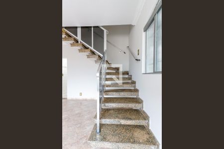 Escada Quartos de casa à venda com 3 quartos, 115m² em Vila Medeiros, São Paulo
