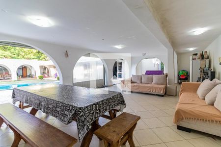 Casa à venda com 600m², 5 quartos e 2 vagasSalão