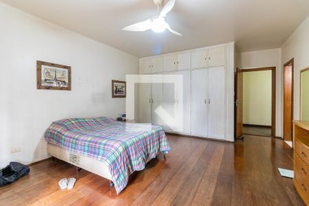 Casa à venda com 600m², 5 quartos e 2 vagasQuarto 4 - Suíte 1