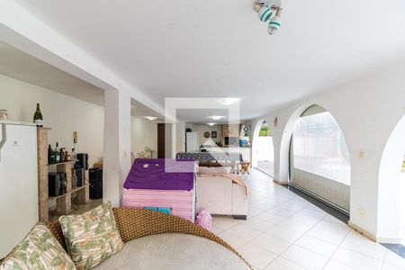 Casa à venda com 600m², 5 quartos e 2 vagasSalão