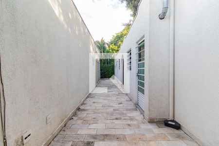 Casa à venda com 600m², 5 quartos e 2 vagasQuintal - Corredor