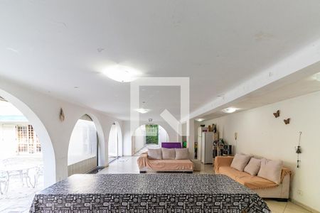 Casa à venda com 600m², 5 quartos e 2 vagasSalão