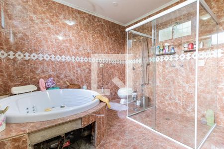 Casa à venda com 600m², 5 quartos e 2 vagasBanheiro da Suíte 2