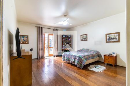 Casa à venda com 600m², 5 quartos e 2 vagasQuarto 4 - Suíte 1