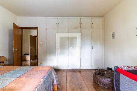 Casa à venda com 600m², 5 quartos e 2 vagasQuarto 3