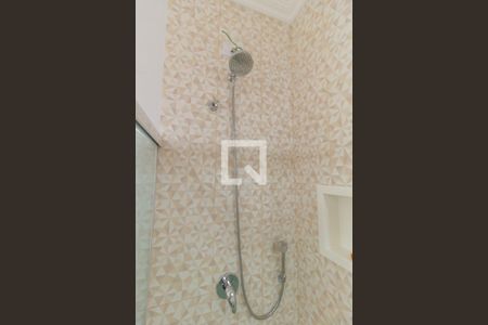 Casa à venda com 440m², 4 quartos e 8 vagasBanheiro 