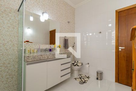 Casa à venda com 440m², 4 quartos e 8 vagasBanheiro 