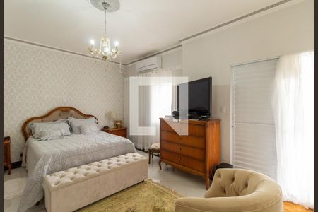 Suíte 1 de casa à venda com 4 quartos, 440m² em Vila Monumento, São Paulo