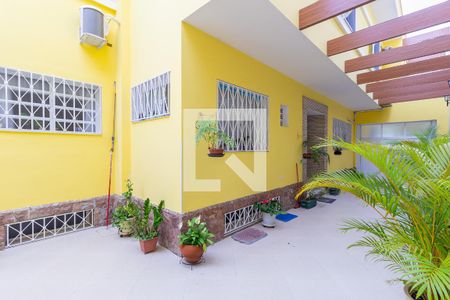 Casa à venda com 440m², 4 quartos e 8 vagasQuintal 