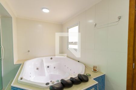 Casa à venda com 440m², 4 quartos e 8 vagasBanheiro 