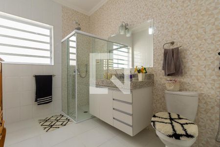 Casa à venda com 440m², 4 quartos e 8 vagasBanheiro 