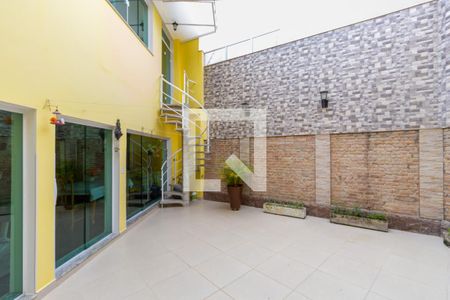 Casa à venda com 440m², 4 quartos e 8 vagasQuintal 