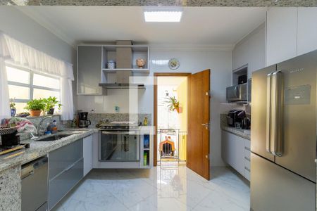 Casa à venda com 440m², 4 quartos e 8 vagasCozinha 