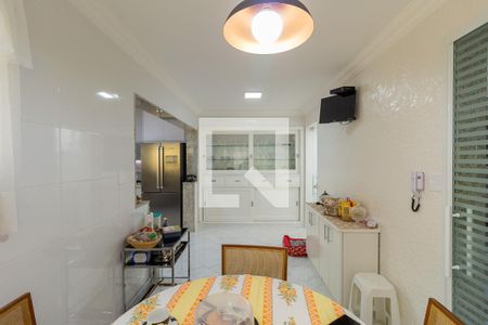 Casa à venda com 440m², 4 quartos e 8 vagasCozinha 