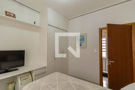 Casa à venda com 440m², 4 quartos e 8 vagasQuarto 4