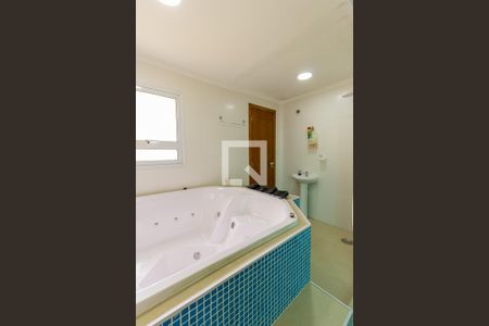 Casa à venda com 440m², 4 quartos e 8 vagasBanheiro