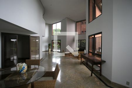 Apartamento à venda com 315m², 3 quartos e 5 vagas Apartamento à venda com 315m², 3 quartos e 5 vagasHall de Entrada