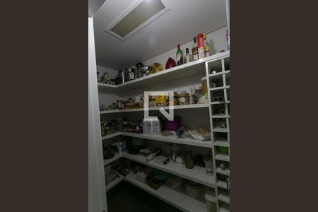 Apartamento à venda com 315m², 3 quartos e 5 vagas Apartamento à venda com 315m², 3 quartos e 5 vagasDespensa