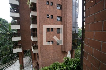 Apartamento à venda com 315m², 3 quartos e 5 vagas Apartamento à venda com 315m², 3 quartos e 5 vagasVista