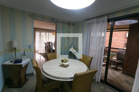 Apartamento à venda com 315m², 3 quartos e 5 vagas Apartamento à venda com 315m², 3 quartos e 5 vagasCopa