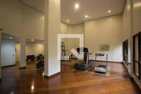 Apartamento à venda com 315m², 3 quartos e 5 vagas Apartamento à venda com 315m², 3 quartos e 5 vagasÁrea comum - Academia