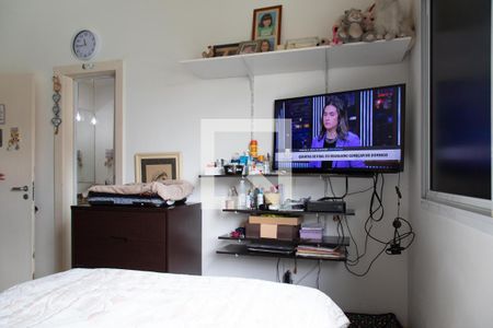 Casa de condomínio à venda com 240m², 4 quartos e 2 vagas Casa de condomínio à venda com 240m², 4 quartos e 2 vagasSuíte 2