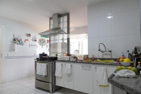 Casa de condomínio à venda com 240m², 4 quartos e 2 vagas Casa de condomínio à venda com 240m², 4 quartos e 2 vagasCozinha