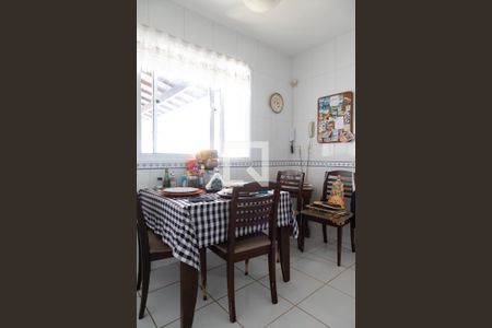 Casa de condomínio à venda com 240m², 4 quartos e 2 vagas Casa de condomínio à venda com 240m², 4 quartos e 2 vagasCopa