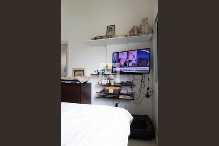 Casa de condomínio à venda com 240m², 4 quartos e 2 vagas Casa de condomínio à venda com 240m², 4 quartos e 2 vagasSuíte 2