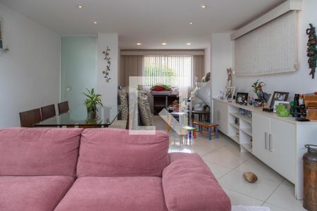 Sala de casa de condomínio à venda com 4 quartos, 240m² em Vargem Grande, Rio de Janeiro