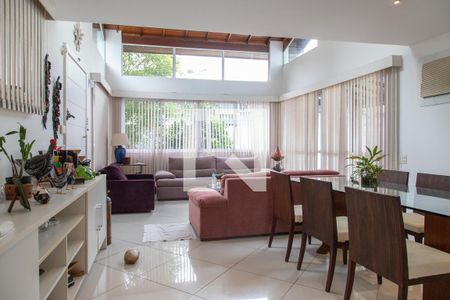 Sala de casa de condomínio à venda com 4 quartos, 240m² em Vargem Grande, Rio de Janeiro