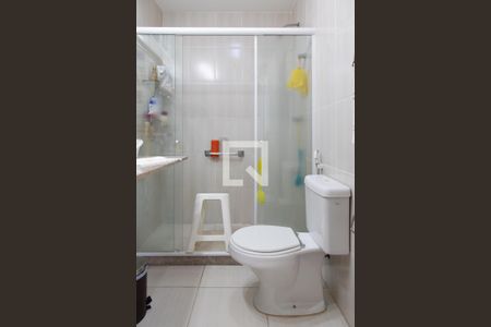 Casa de condomínio à venda com 240m², 4 quartos e 2 vagas Casa de condomínio à venda com 240m², 4 quartos e 2 vagasBanheiro da suíte 3