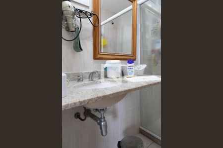 Casa de condomínio à venda com 240m², 4 quartos e 2 vagas Casa de condomínio à venda com 240m², 4 quartos e 2 vagasBanheiro da suíte 3