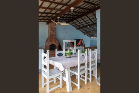 Casa de condomínio à venda com 240m², 4 quartos e 2 vagas Casa de condomínio à venda com 240m², 4 quartos e 2 vagasChurrasqueira