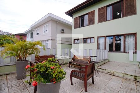 Casa à venda com 400m², 5 quartos e 2 vagas Casa à venda com 400m², 5 quartos e 2 vagasVaranda da Frente